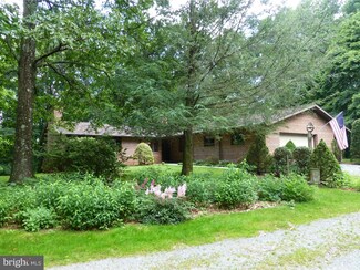 24 Spring Ln, Fleetwood, PA 19522