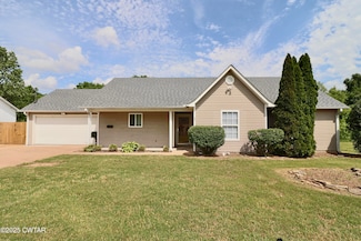 38 Glen Dillon Dr, Jackson, TN 38305