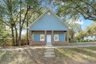 407 N 4th St, de Queen, AR 71832