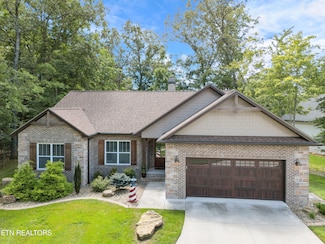 14 Renwick Dr, Crossville, TN 38558