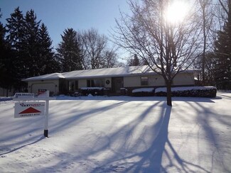 W9555 Skogen Rd, Cambridge, WI 53523