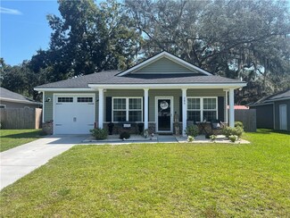286 Bridgewater Ln, Darien, GA 31305