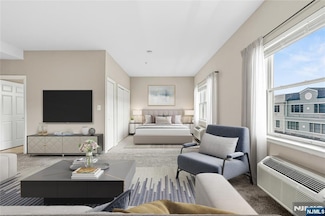 905 River Rd Unit 328, Edgewater, NJ 07020