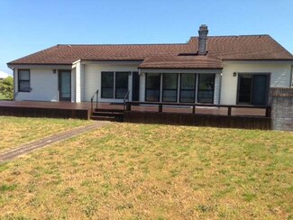 291 W Sunny Sands Rd, Cathlamet, WA 98612