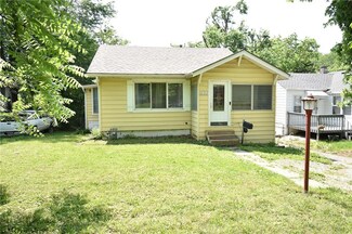 1906 S Ash Ave, Independence, MO 64052