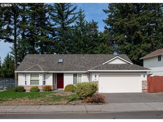 437 SW 27th Way, Troutdale, OR 97060