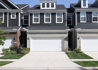 4789 Glenora Dr, Orion, MI 48359