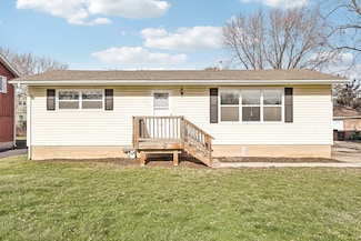 4420 Clearview Dr, McHenry, IL 60050