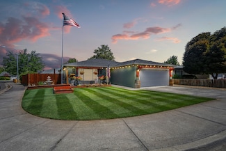407 Hayes Ave, Medford, OR 97501