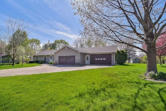 86 Leisure Ln, Oswego, IL 60543