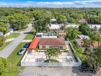 302 NW 100th St, Miami, FL 33150
