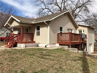 9912 E 9th St S, Independence, MO 64053