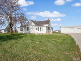 5437 Richfield Rd, Red Bud, IL 62278