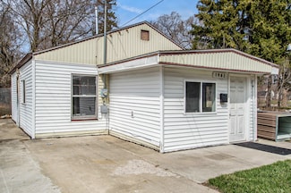 1941 Walcott St, Saginaw, MI 48601