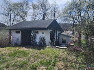 28815 Mistletoe Ave, Warsaw, MO 65355