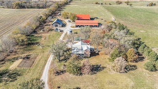 28821 S Croco Rd, Melvern, KS 66510