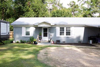 1146 3rd St NE, Cairo, GA 39828