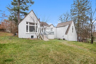 7172 Thorncrest Dr SE, Grand Rapids, MI 49546