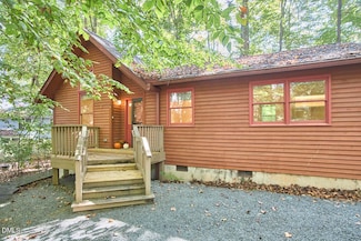 112 Creekview Cir, Carrboro, NC 27510