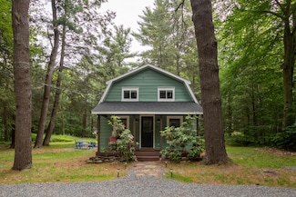 235 3rd St, Pocono Pines, PA 18350