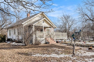 725 N Iron St, Paola, KS 66071