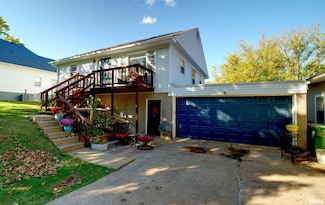 872 5th Ave N, Clinton, IA 52732