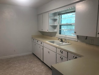 933 Westfall Ave, Kalamazoo, MI 49006