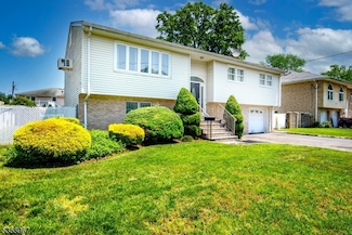 4 Elizabeth Ct, Little Ferry, NJ 07643