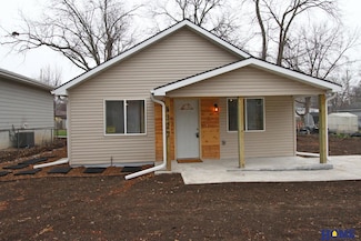 5327 Garland St, Lincoln, NE 68504