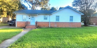 813 W Main St, Delcambre, LA 70528