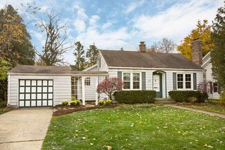 904 Michigan St, Wheaton, IL 60187