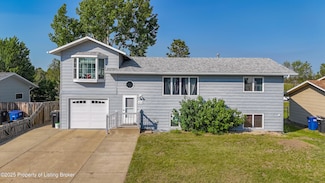 875 13th St E, Dickinson, ND 58601