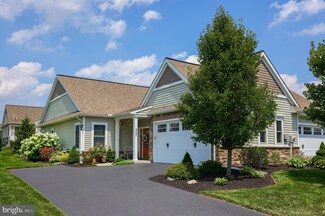 327 English Ivy Dr, Lititz, PA 17543
