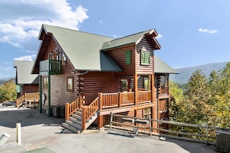 3024 Hickory Lodge Dr, Sevierville, TN 37862