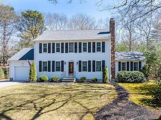160 Mashpee Neck Rd, Mashpee, MA 02649