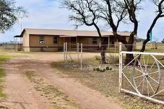 198 Cr 421, Brady, TX 76825