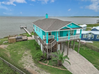 1035 Rollover Cir, Gilchrist, TX 77617