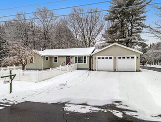 42 East Ave, Lisbon, ME 04252