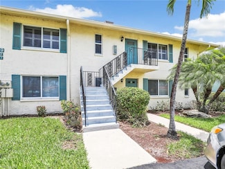 119 Harrison Rd Unit 16, Naples, FL 34112