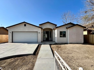 753 N Brundage Ave, Farmersville, CA 93223