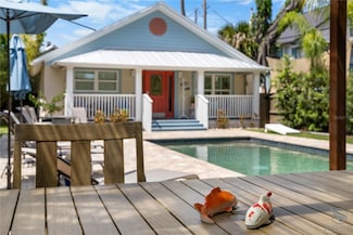 305 Live Oak St, New Smyrna Beach, FL 32168