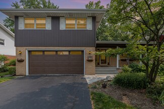 2745 Tarpon Ct, Homewood, IL 60430