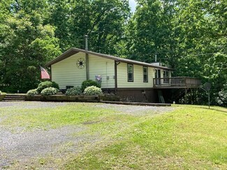 5166 Schoolhouse Rd, Hesston, PA 16647