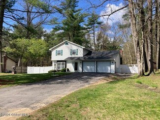 27 San Luis Rd, Gansevoort, NY 12831