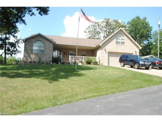 61 Bonita Cir, Parkersburg, WV 26104