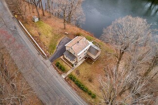68 Cheapside St, Greenfield, MA 01301