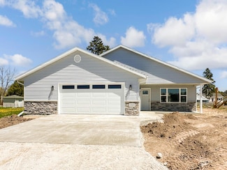 2303 S 19th St, Manitowoc, WI 54220