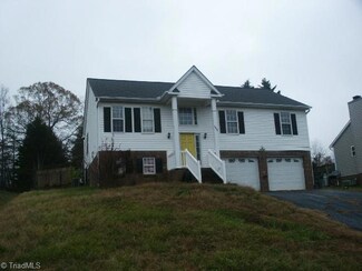 2425 Asheby Woods Ct, Kernersville, NC 27284