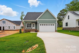 424 Fulton Dr, Kings Mountain, NC 28086