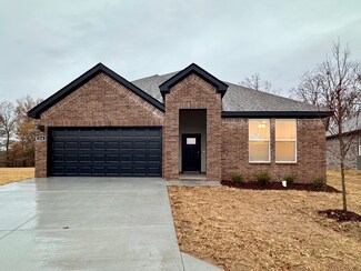 214 Mikah Dr, Maumelle, AR 72113